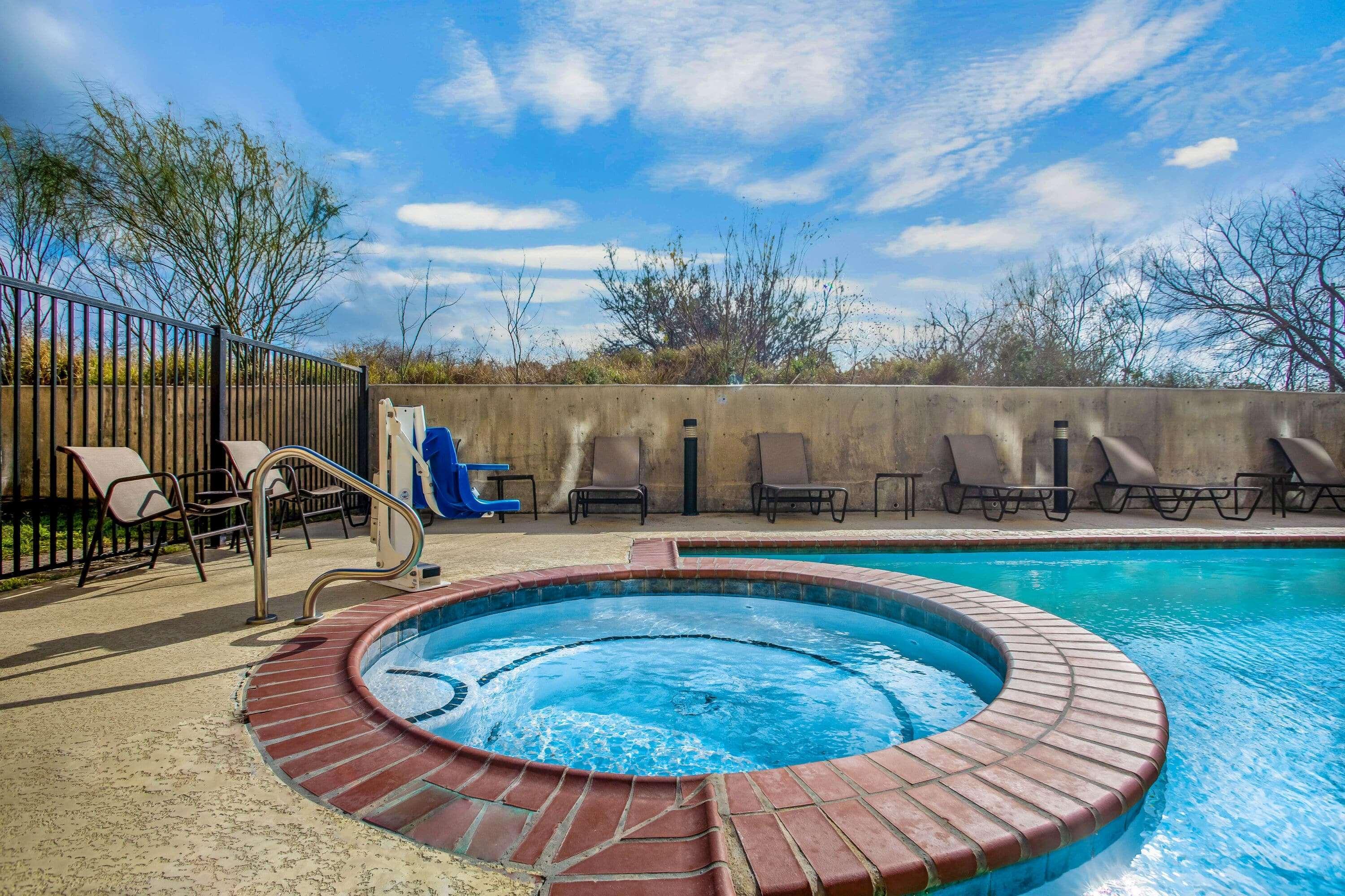 La Quinta By Wyndham Karnes City - Kenedy Exterior photo